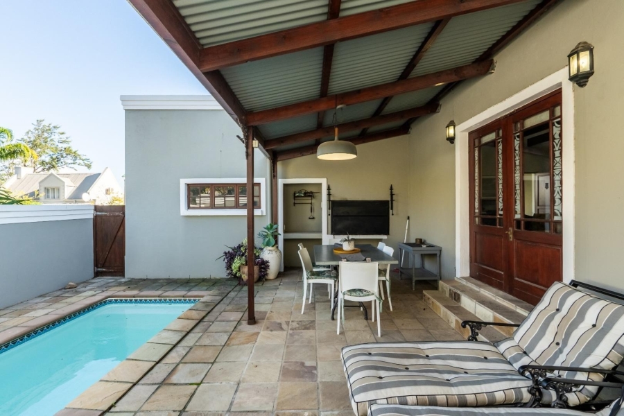 To Let 4 Bedroom Property for Rent in Franschhoek Western Cape